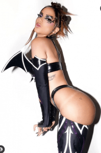 Anitta causa em ensaio cheio de famosos