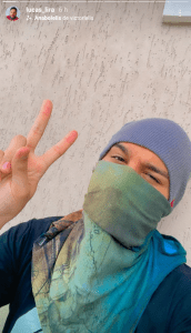 Lucas Lira aparece mascarado