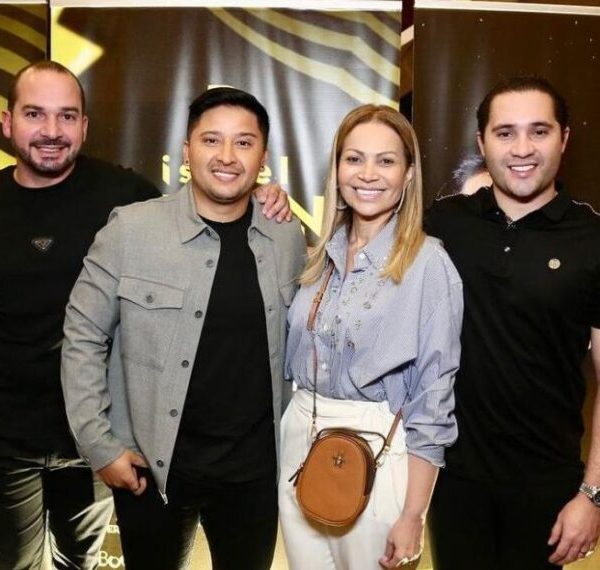 Solange Almeida se torna empresária e assume a carreira da cantora Peruano