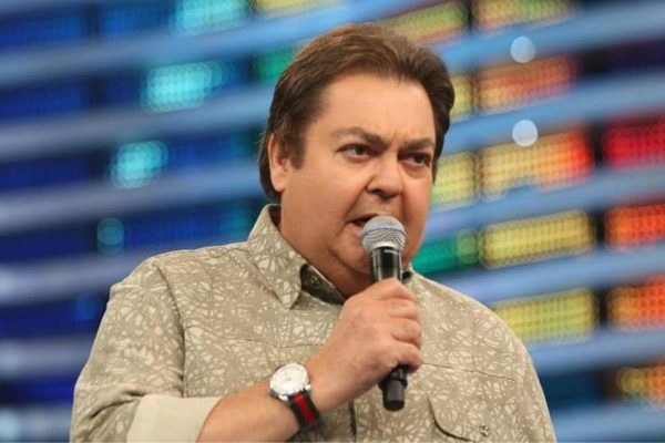 Faustão é extubado e respira sem ajuda de aparelhos após transplante