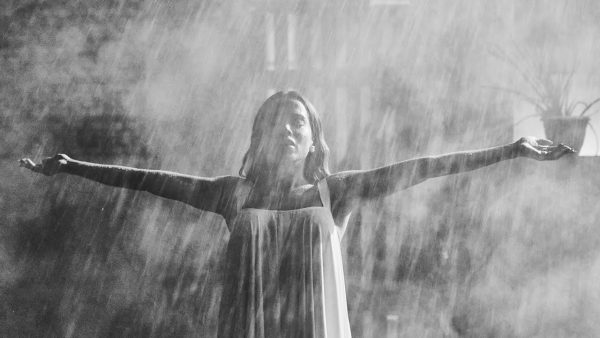 Anitta antecipa lançamento de clipe que abordará religiões