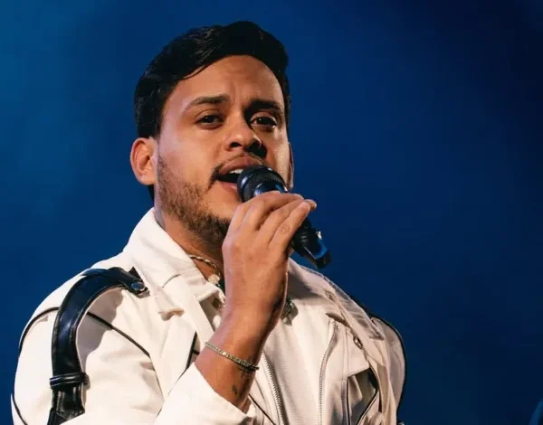 Foto viral de Thiago Aquino com Waleska Melo era cena de clipe e ação de marketing